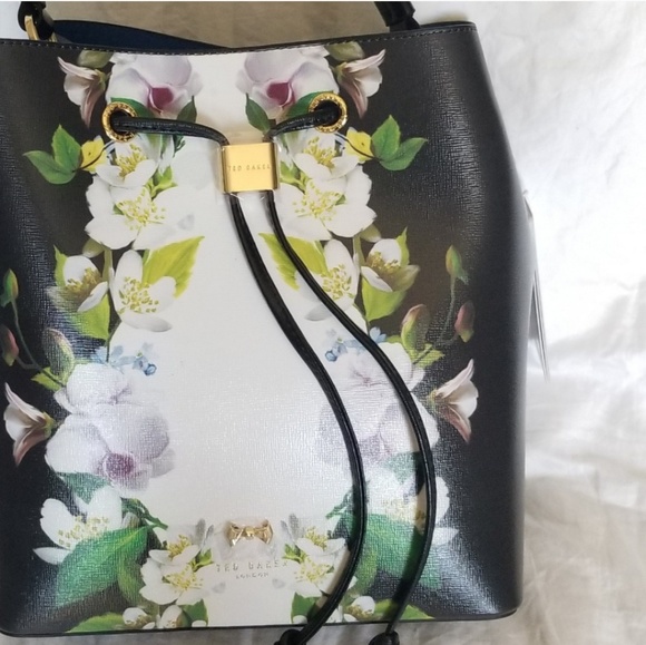 Ted Baker London Handbags - 🍒NWT🍒 TED BAKER FLORAL BUCKET BAG